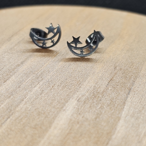 NWT Black Crescent Moon & Stars Stud Earrings - Picture 6 of 11